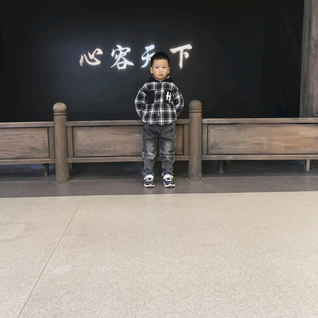 轻舟过浅滩