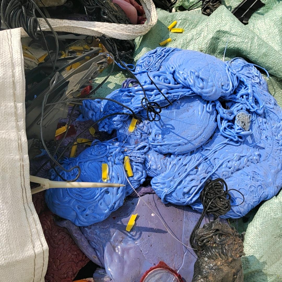 A收购各种注塑机头料电话下面