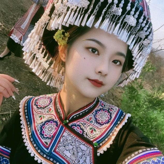 苗族农家欣儿