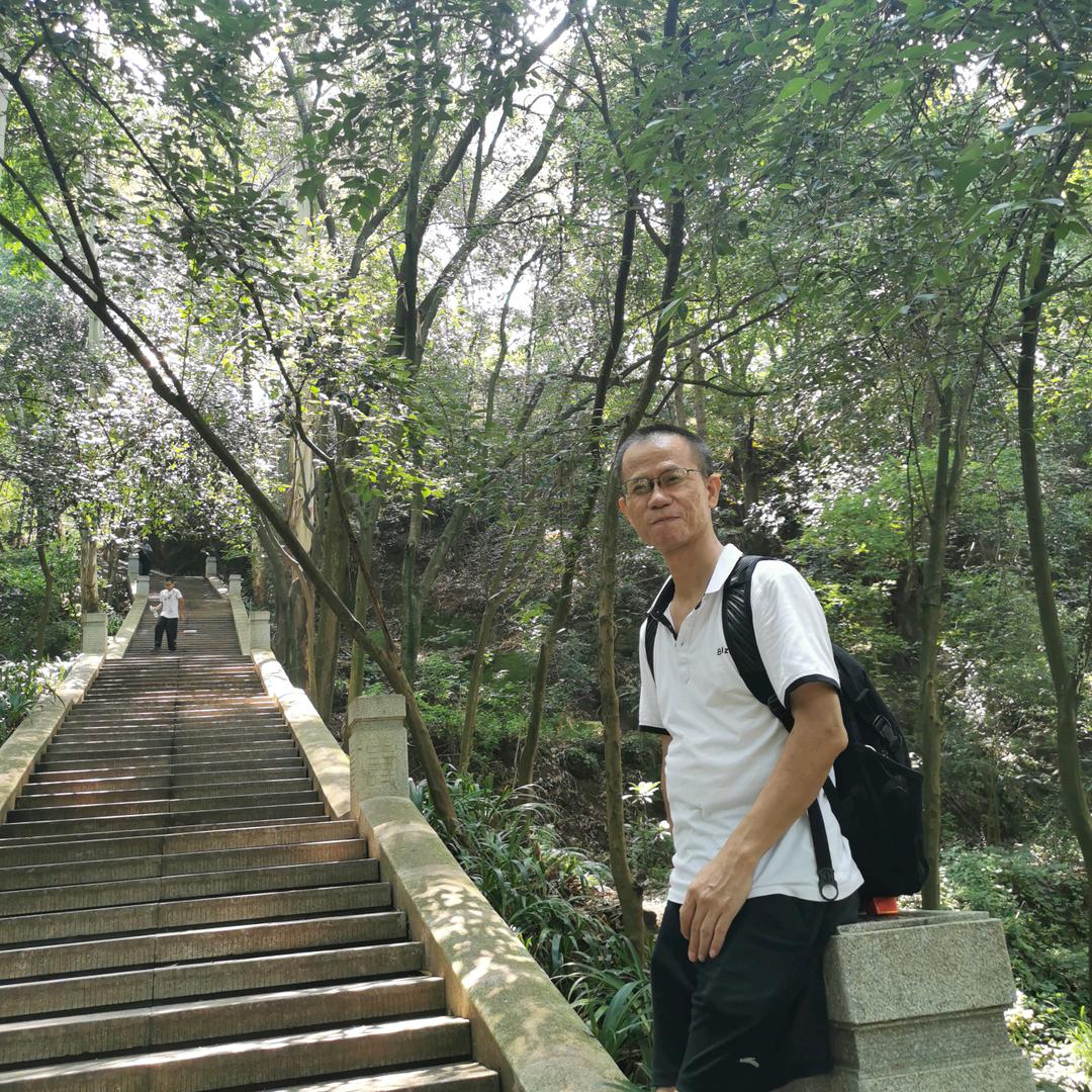 老阿伯（雷哥）