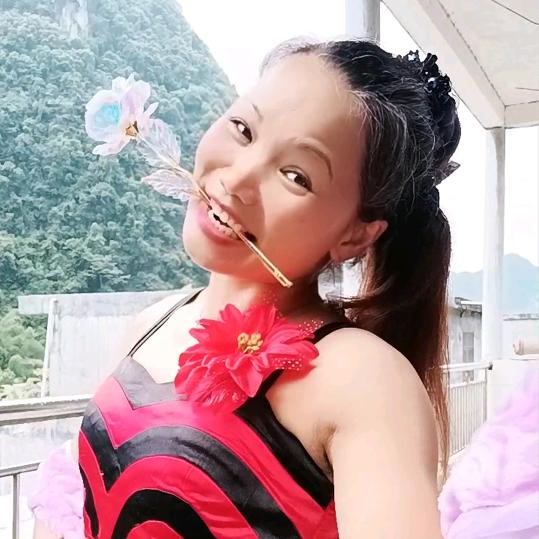 🌈白发孤女🌈