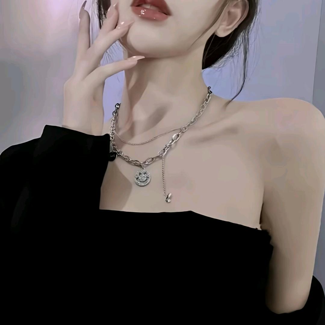 亓月