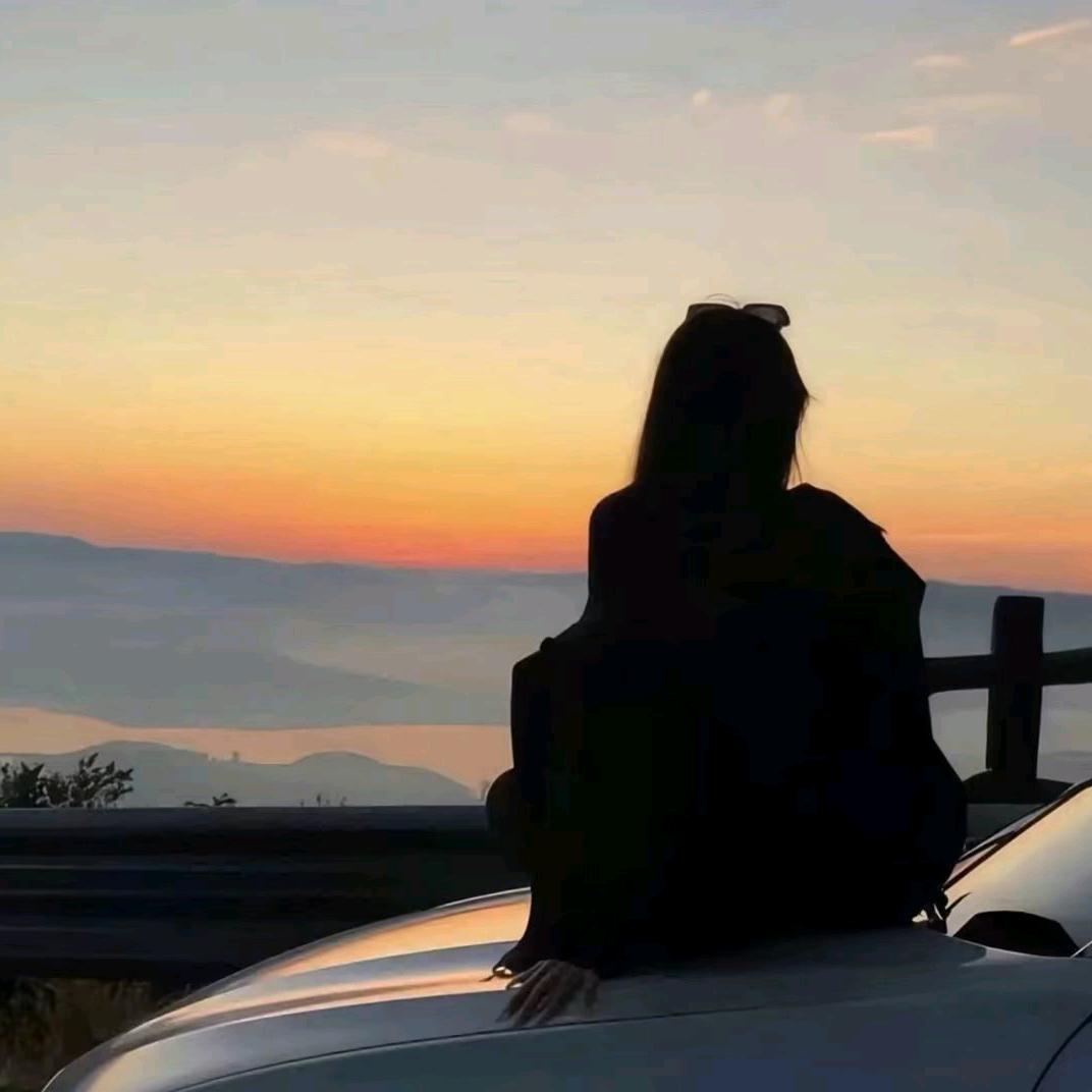 小猫爱吃鱼≽^•༚•