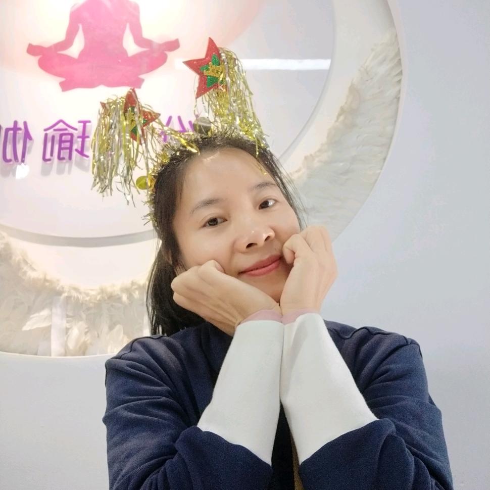 海口瑜伽老师小琴
