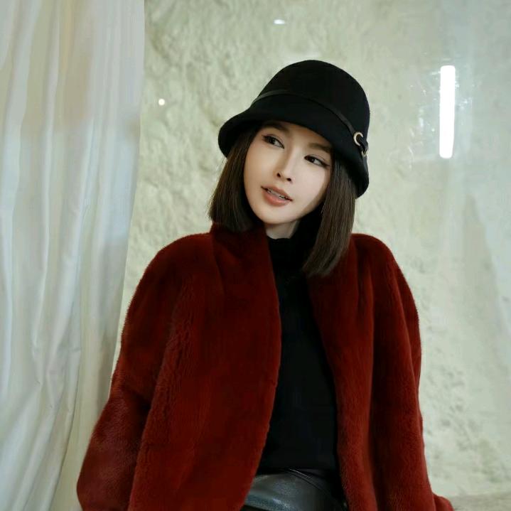 溶溶RONGRONG【精致穿搭】