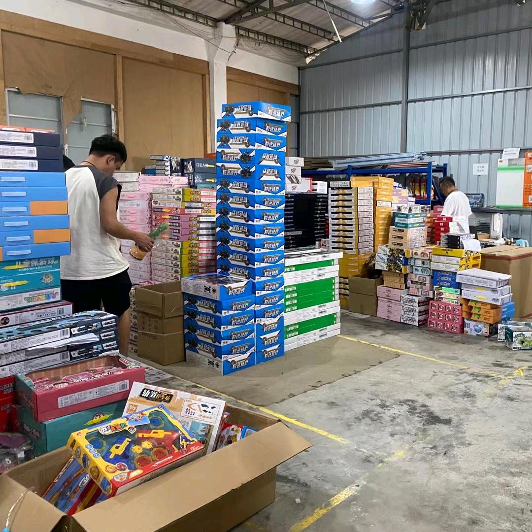 青岛智信悦玩具批发仓