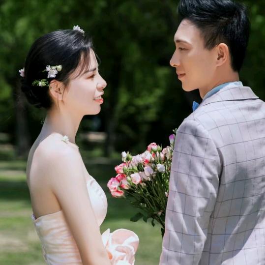 春风十里不如你。