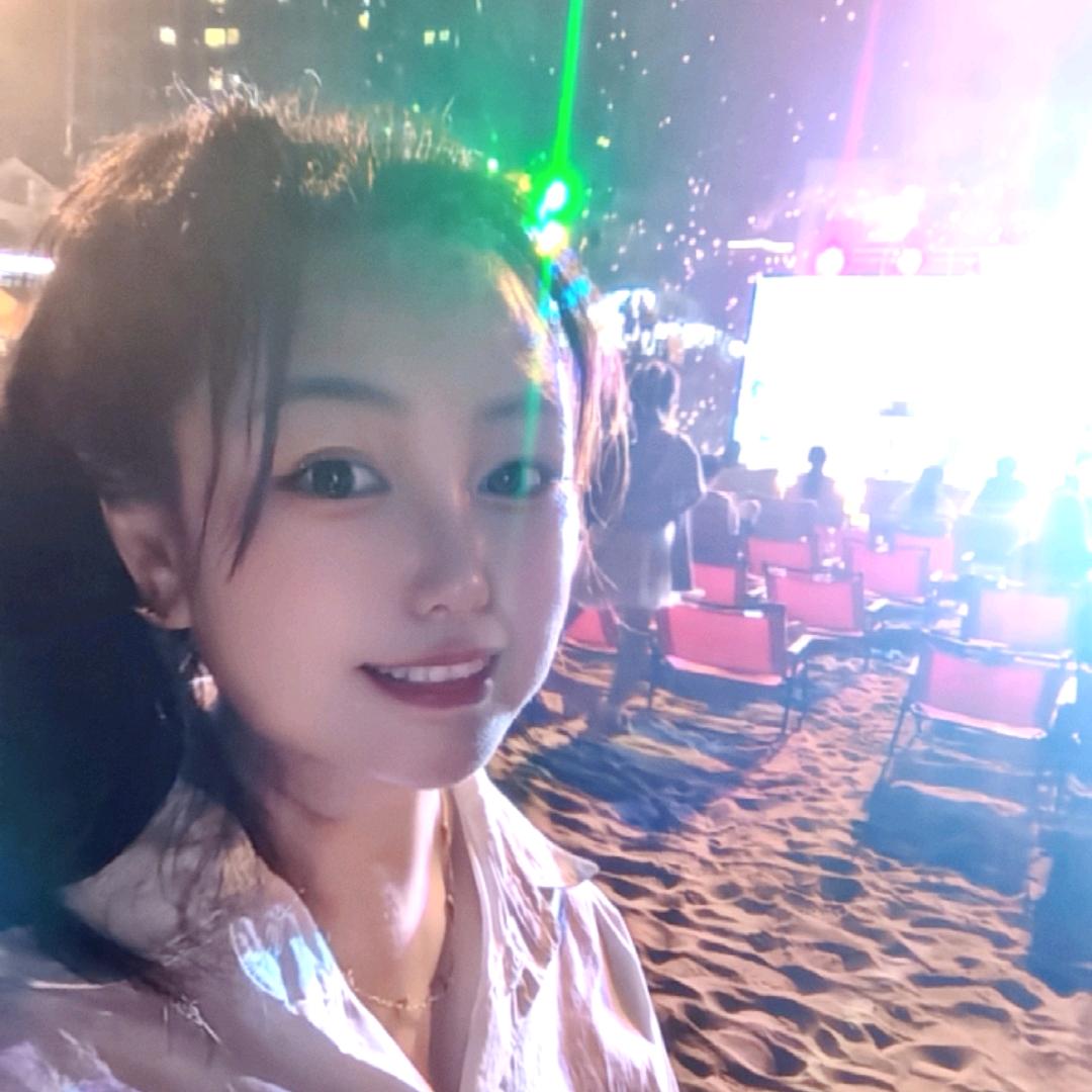 小魔女🧙‍♀️