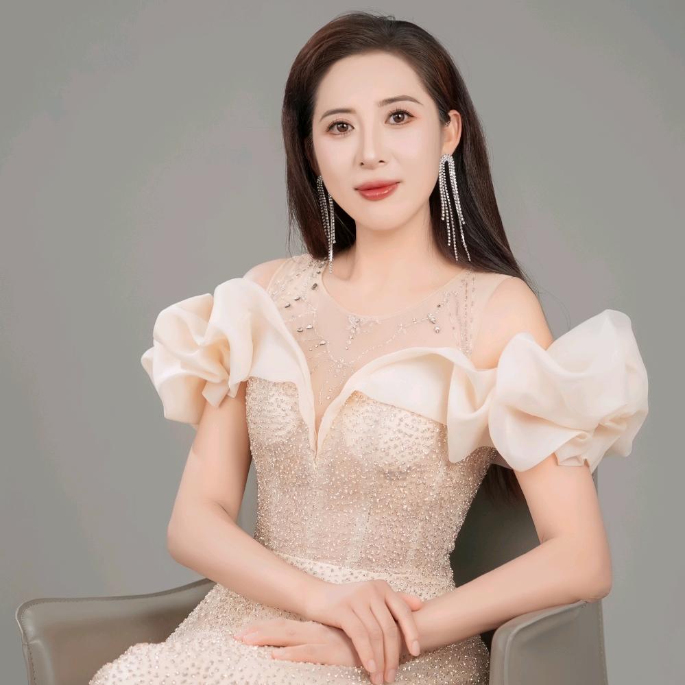 主持人🎤彩虹