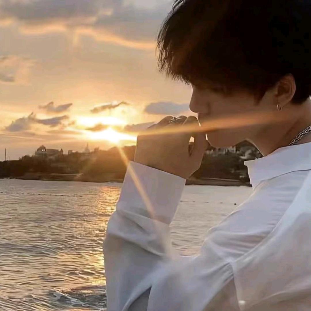 ദ്ദിω<)✧半糖微甜 ૮₍♡♡₎ა