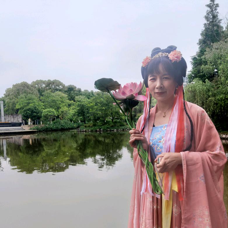 丁栾棼