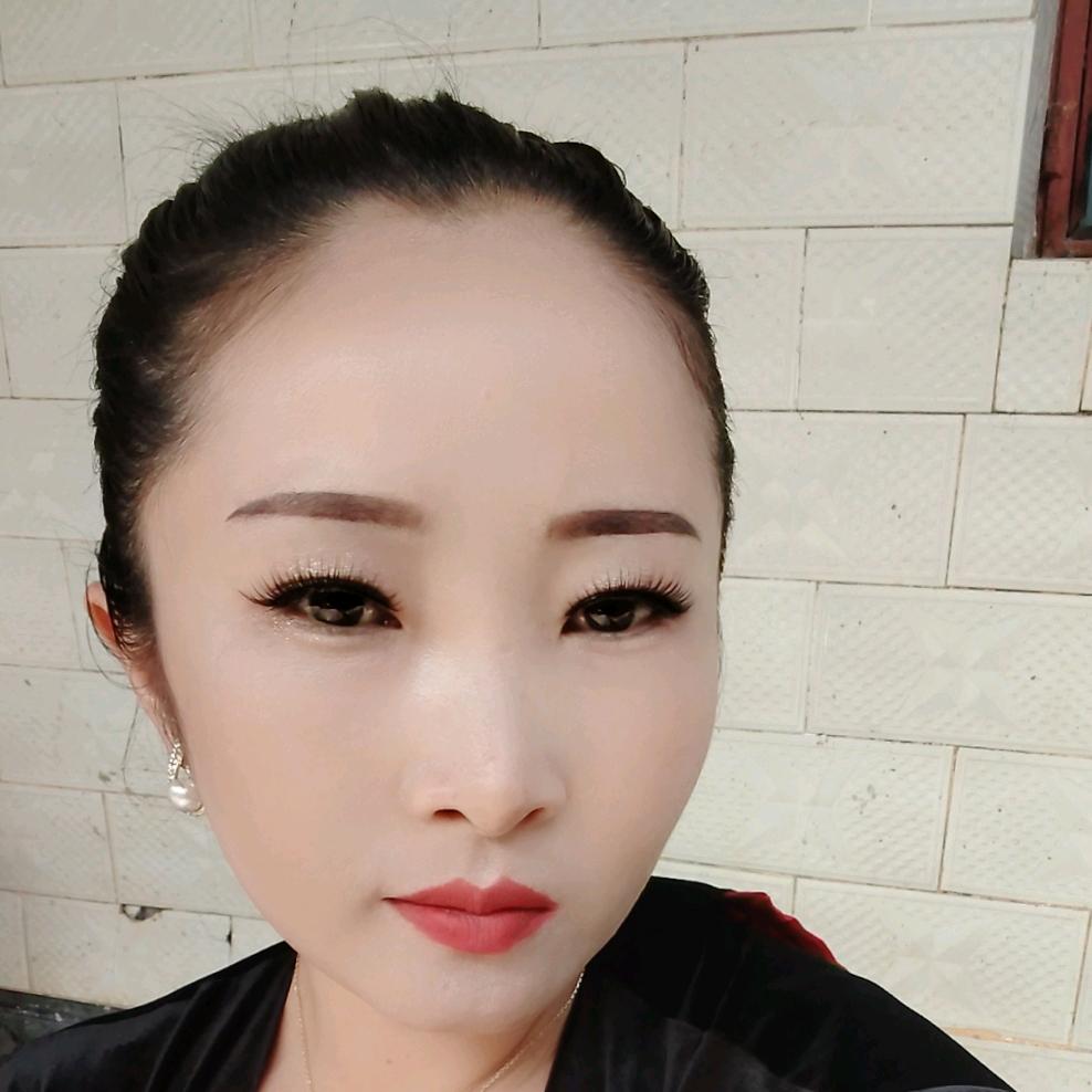 女创调肤大师。（洋洋）