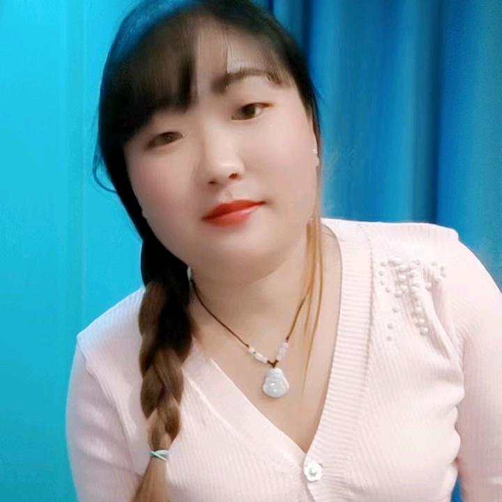ᝰꫛ秀秀ꫀ（橱窗里有书）
