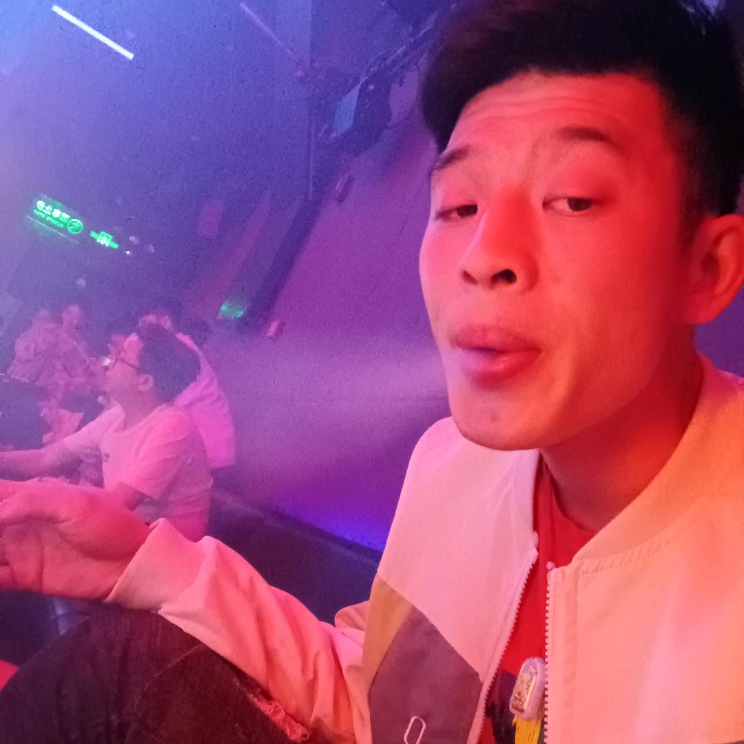 卖水果的小李