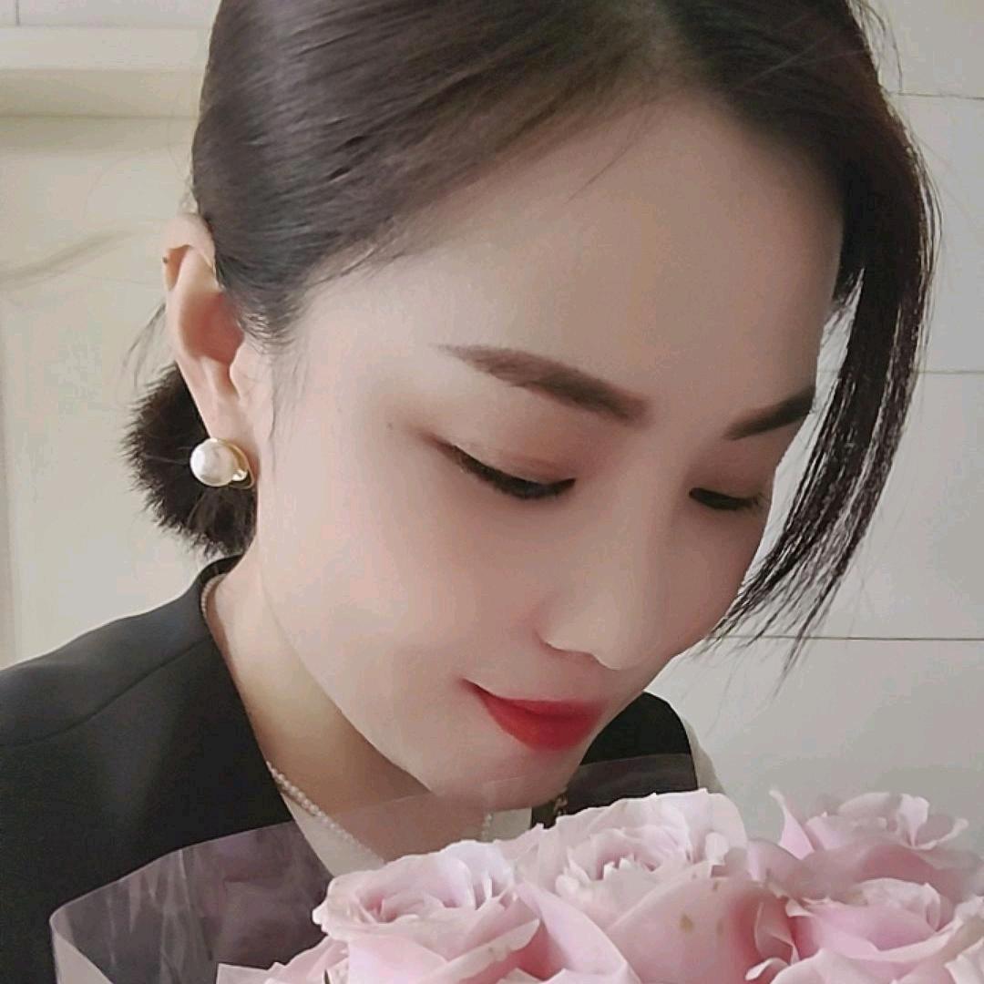 明心向月🍀