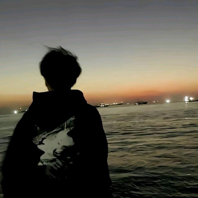 不思量，自难忘