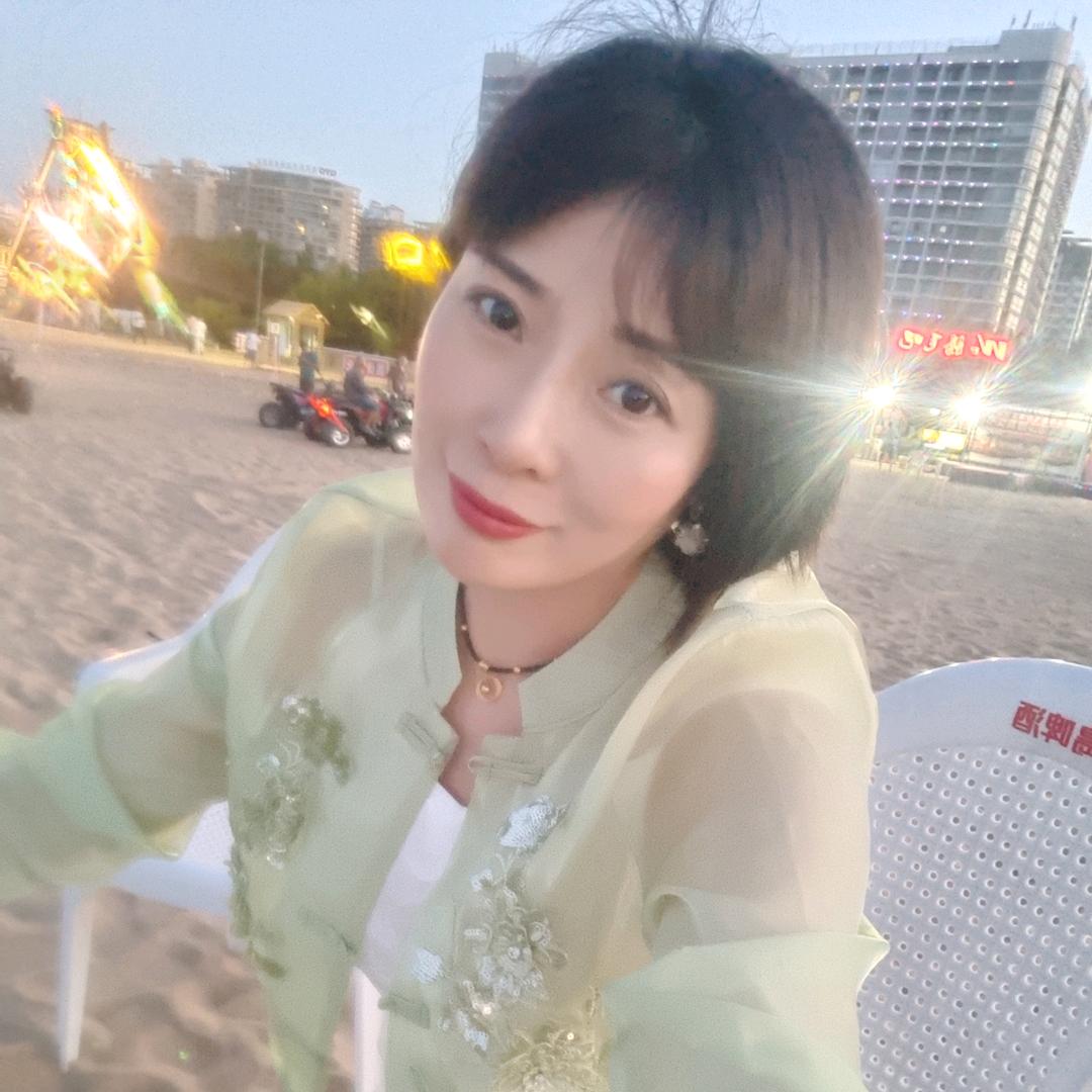 菡菡姐