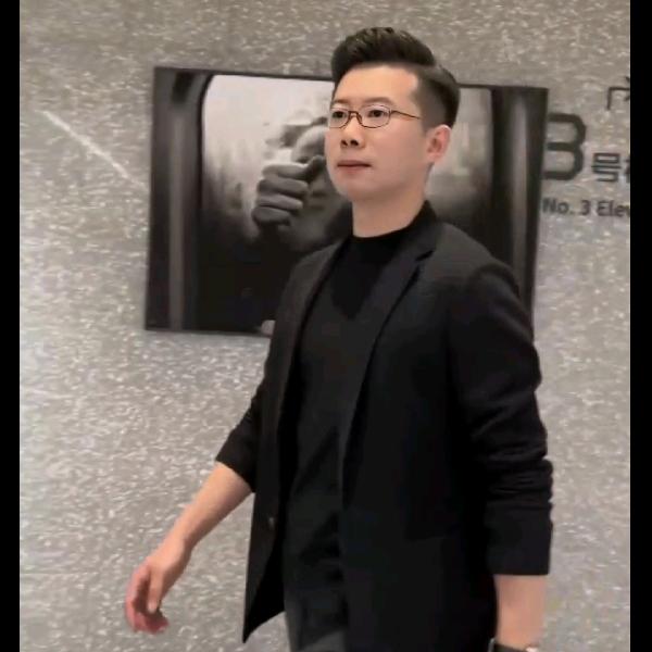 张国潮男士馆技术店长.川哥