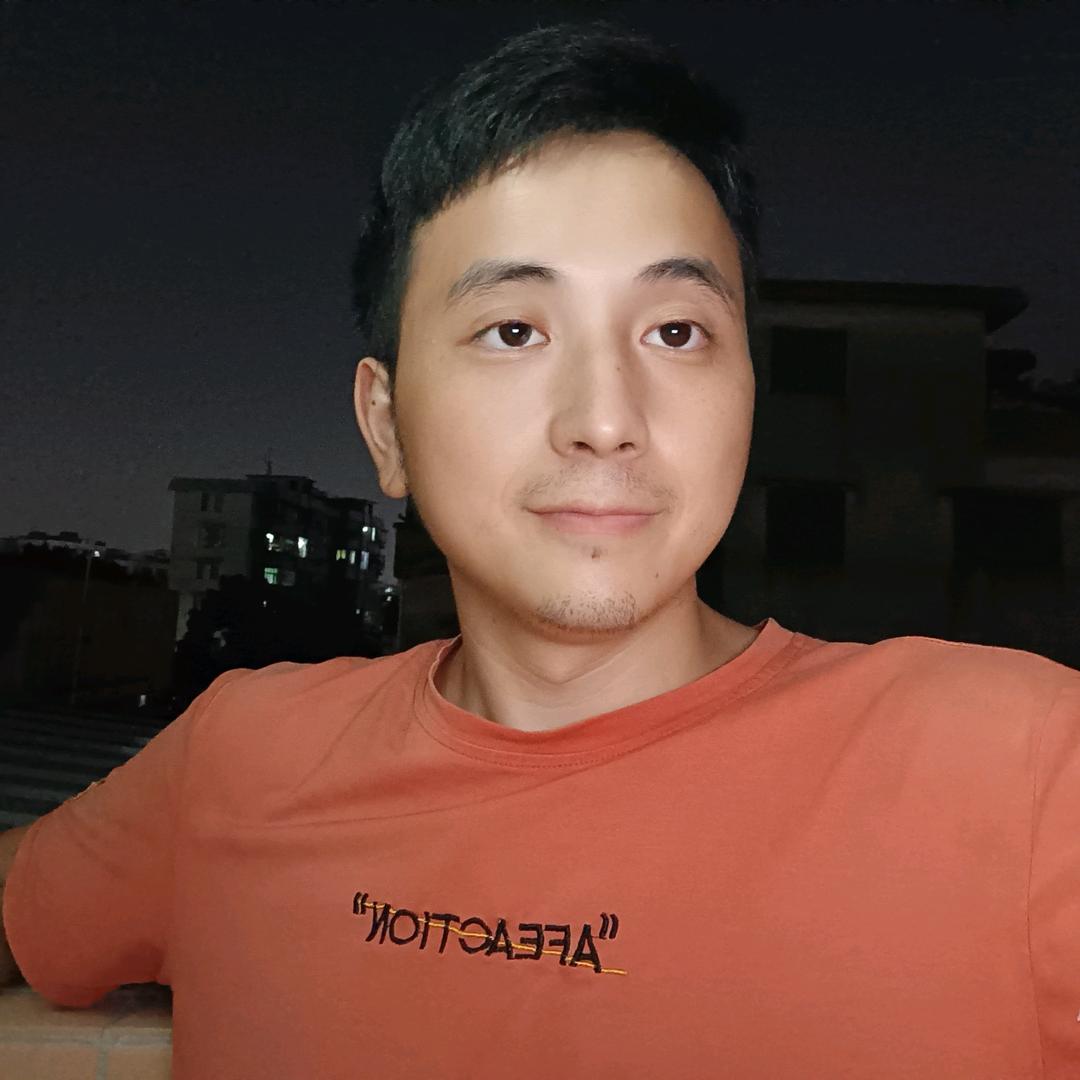 刘小燚（鹦鹉养殖）