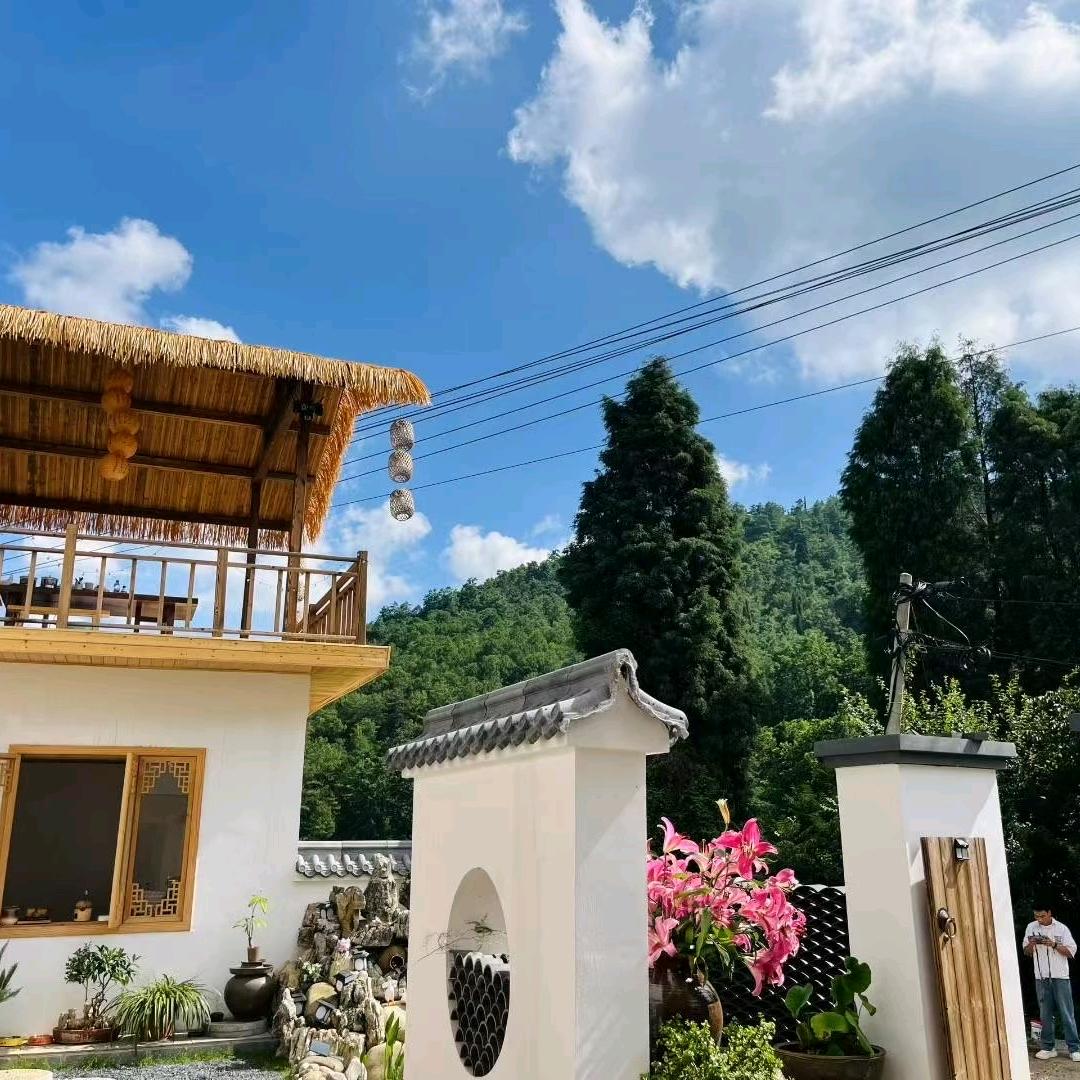 小何云南旅居养老生活