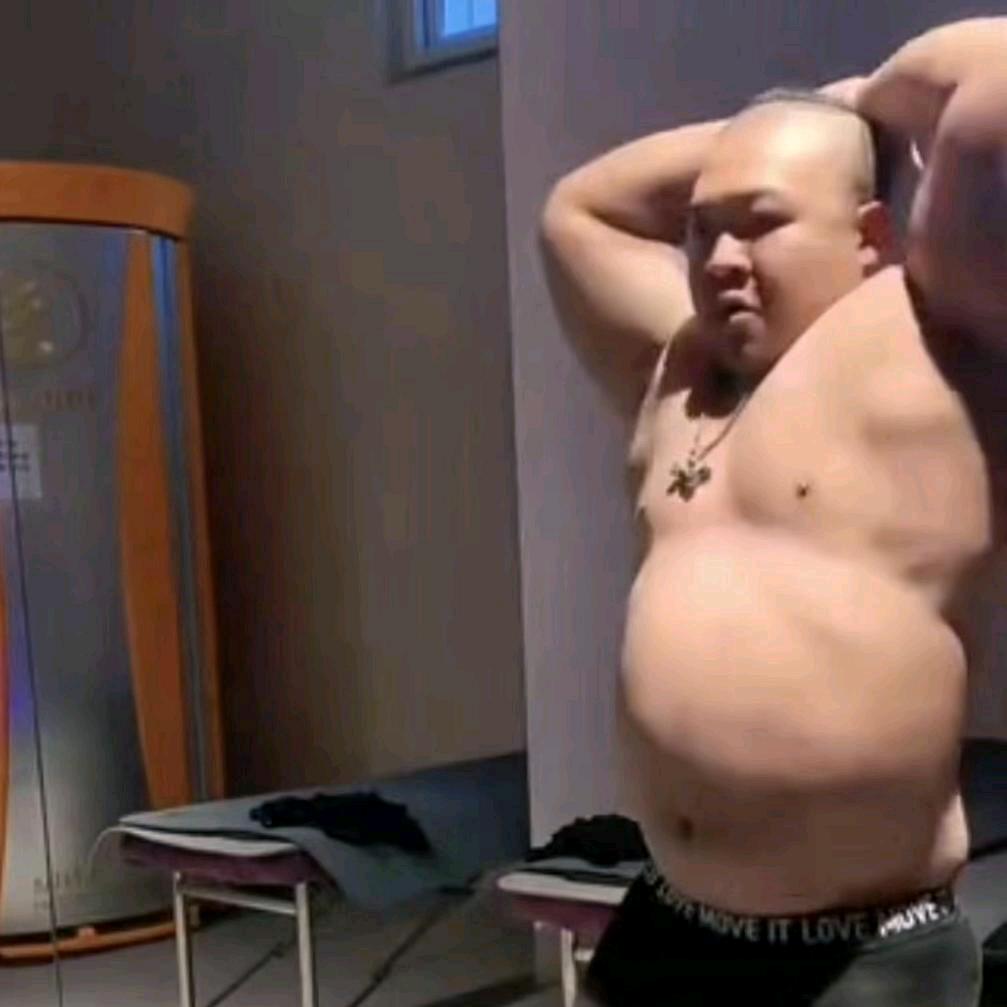 追追大王_ʚ🐽ɞ（最烦丑女人版）