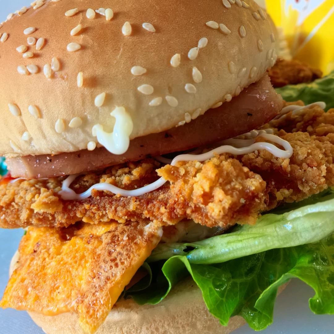 开托管班的周舟