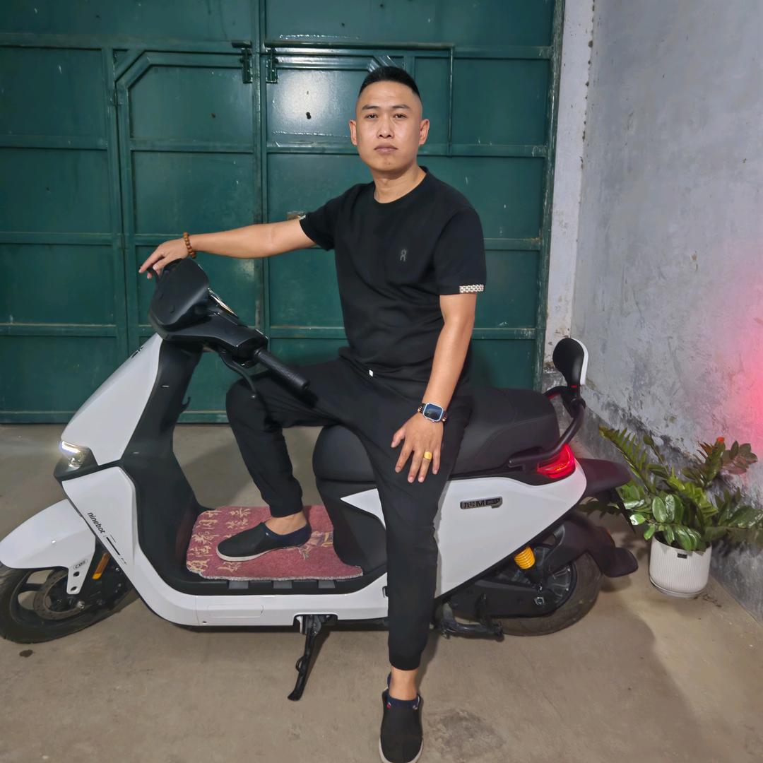 龙跃二手车行