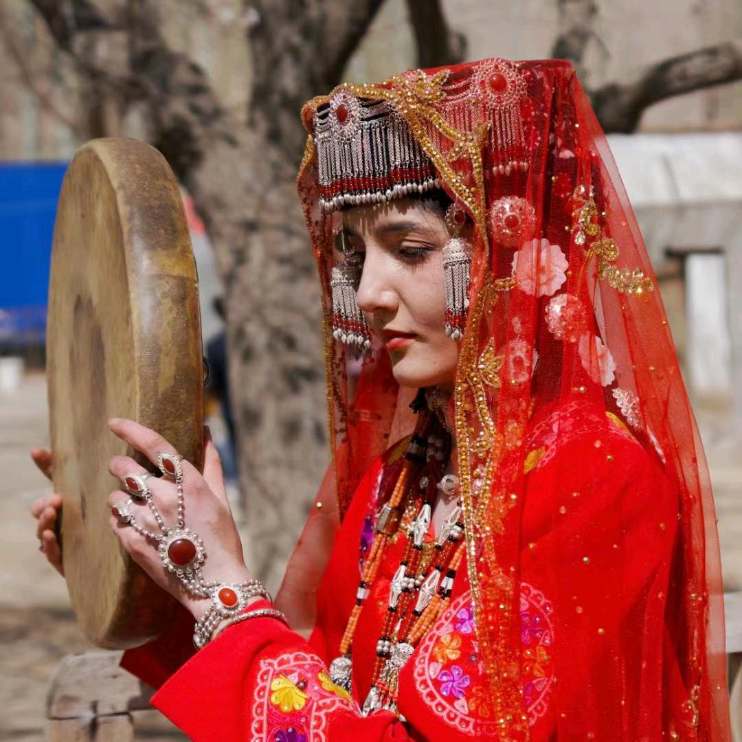 新疆小众旅行-黄领队