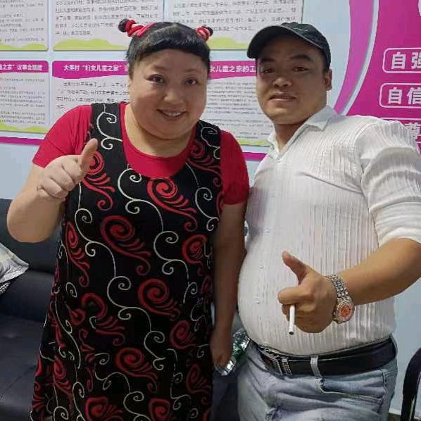主持，钟勇