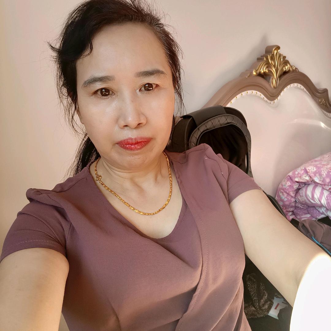 小芳服装穿搭