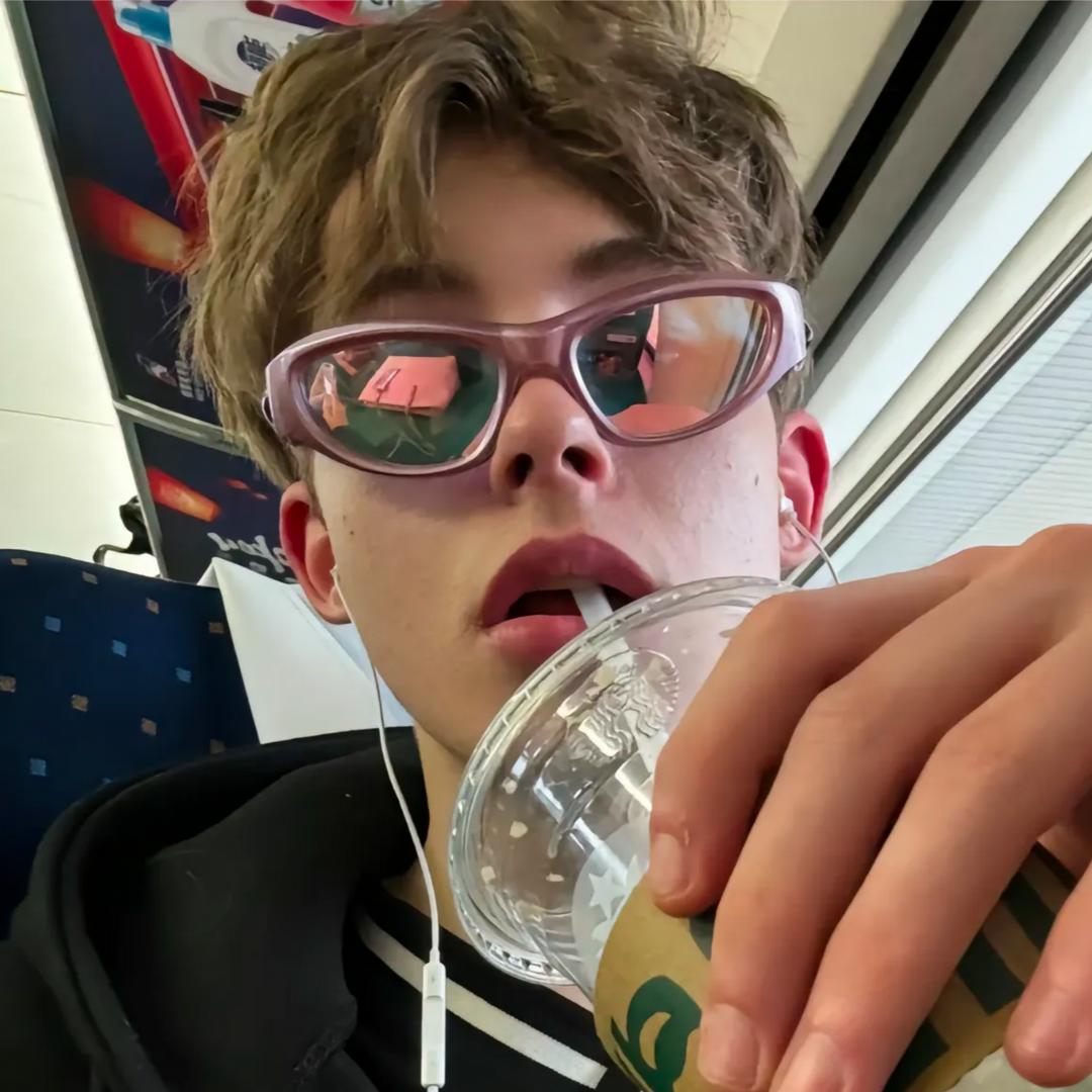 @_V8🍹