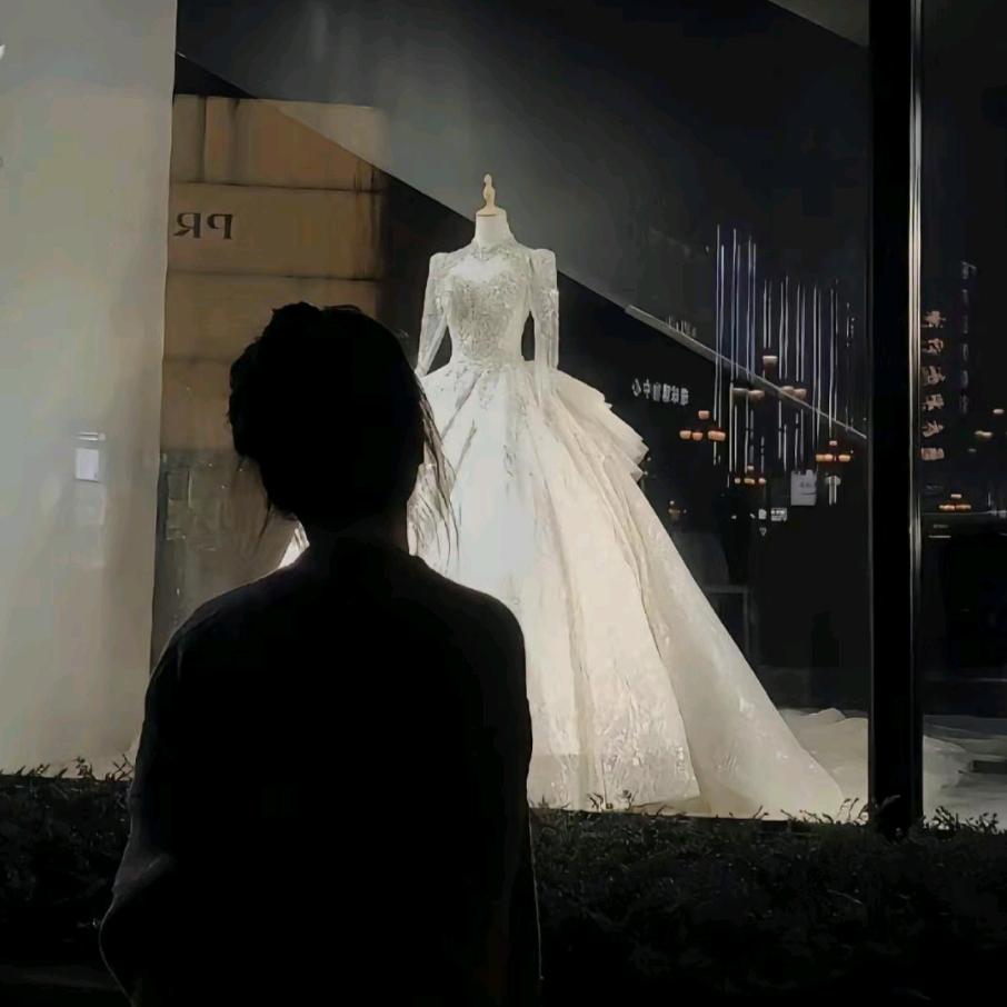 V=(°北城不夏 °)=V