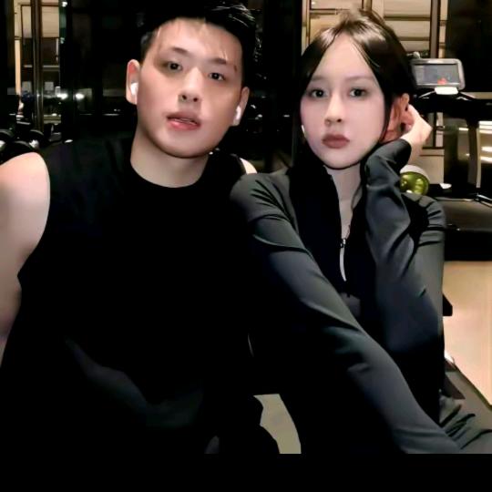 秦磊～时尚穿搭