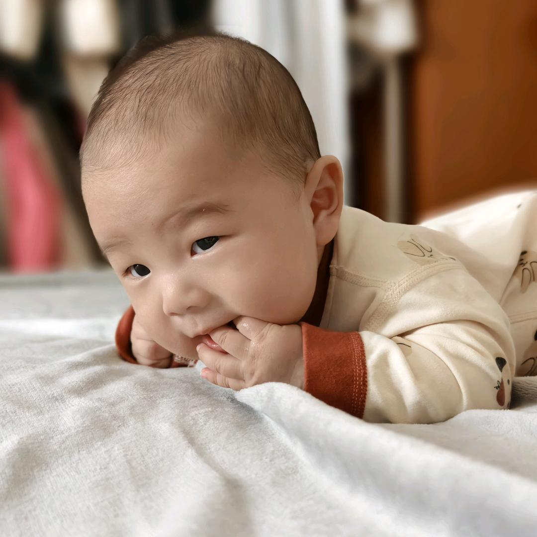 我家有个小哭包