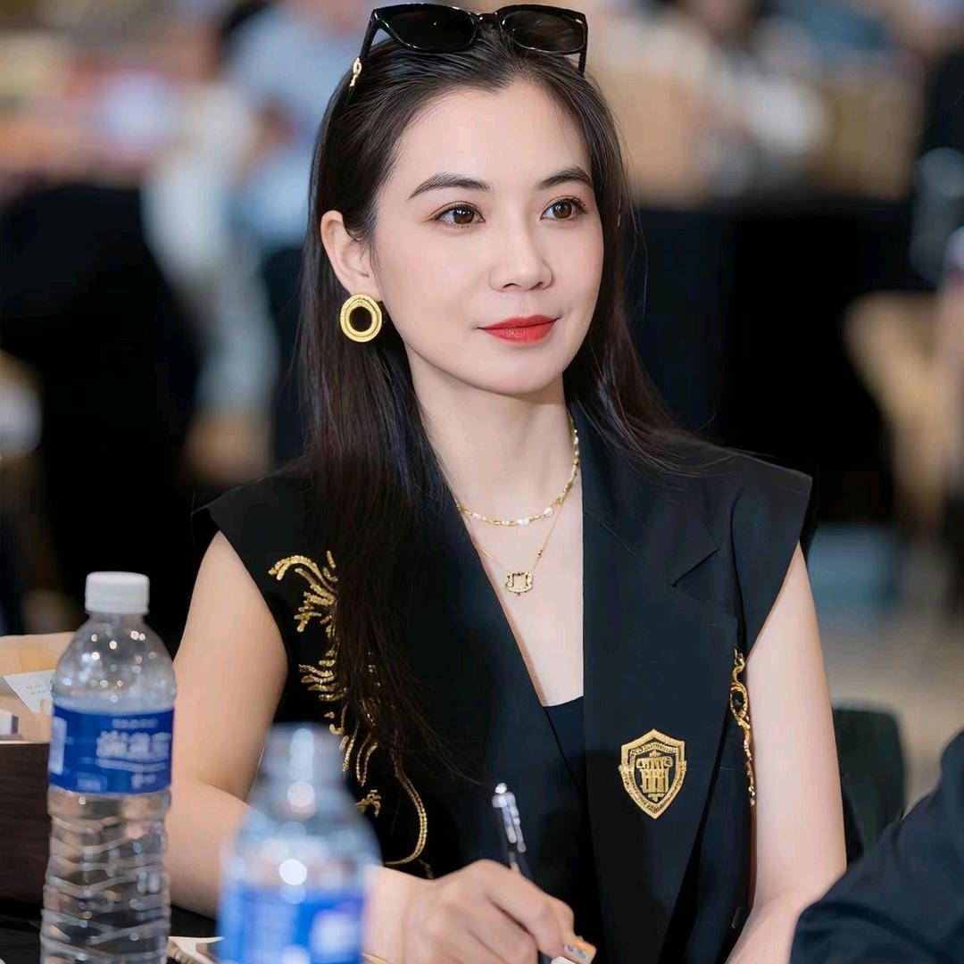 丹阳秀丽美容皮肤管理–小罗
