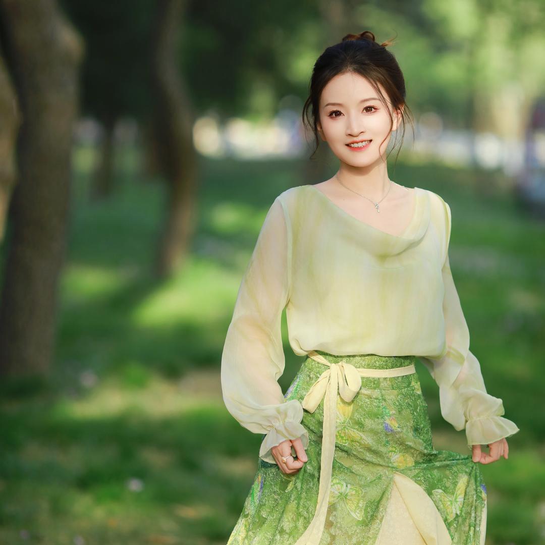 划破天空的影子