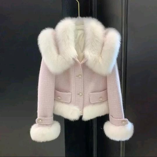 清荷时尚女装小木屋