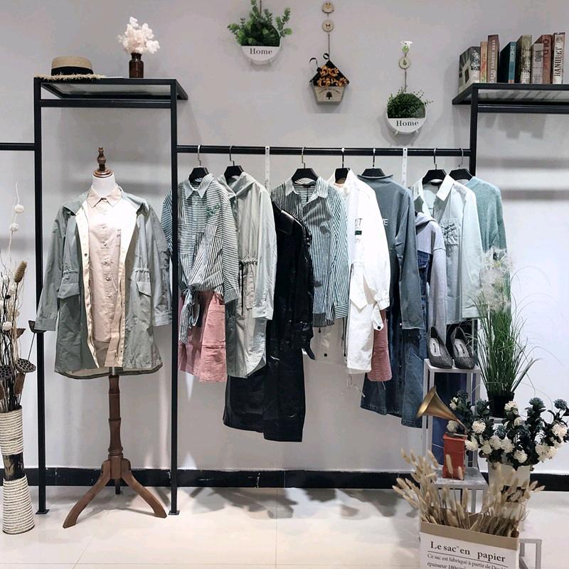优品时尚女装批发店