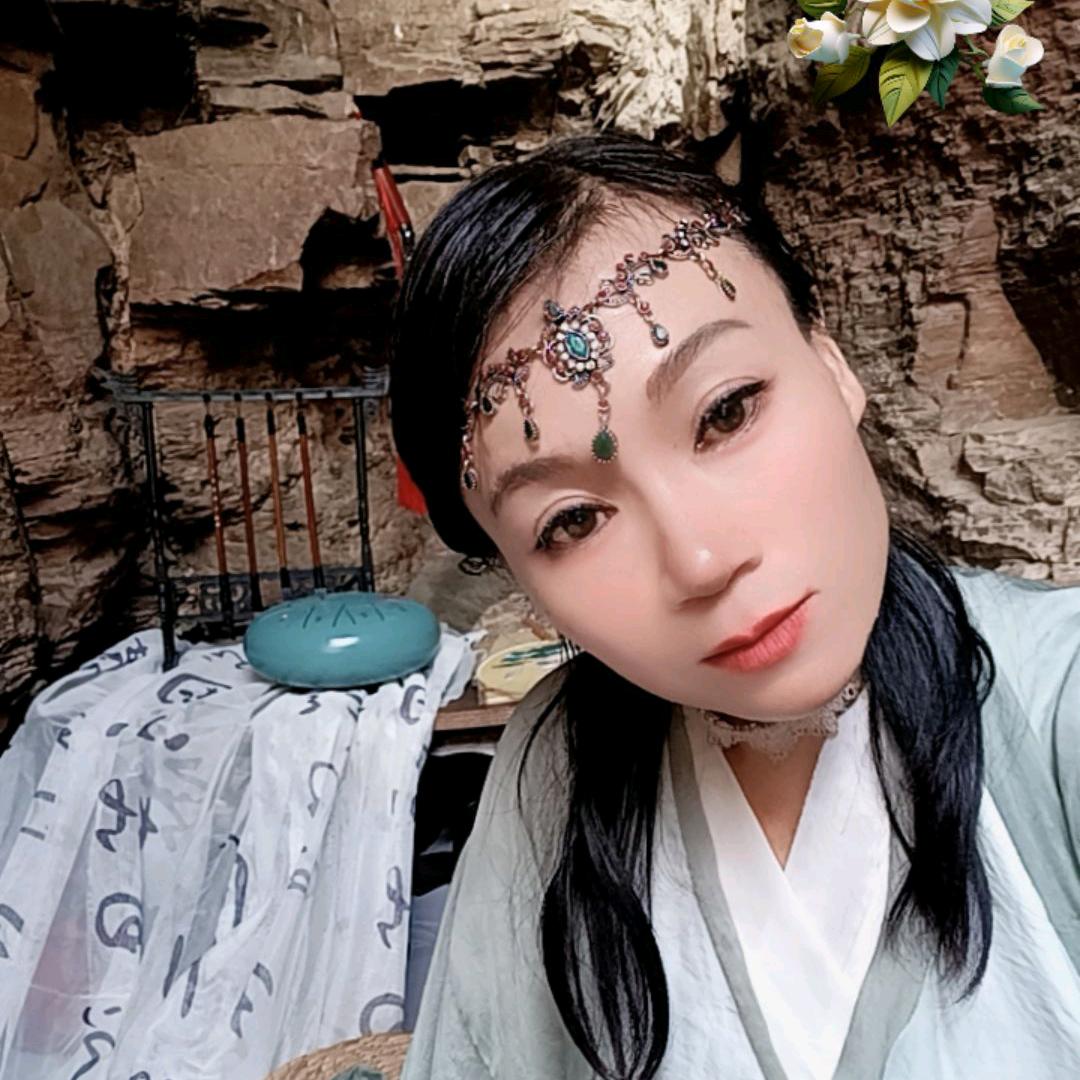 山洞诗人.陈婧秋