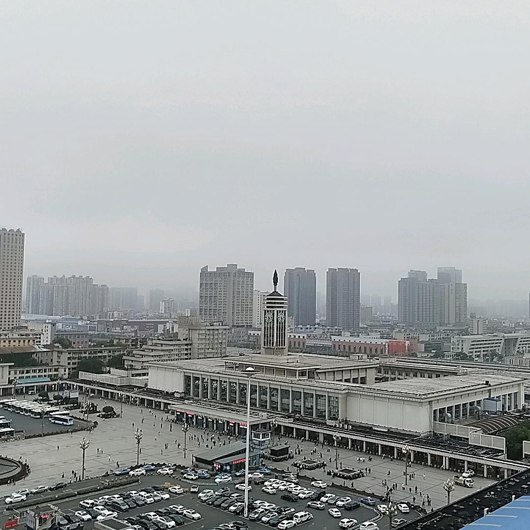 火车站干饭大队长