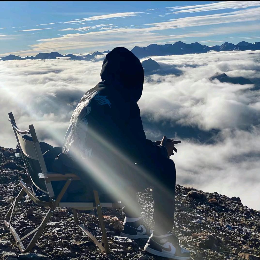 偷了女神蕾丝内裤套头上狂奔的那个雨夜