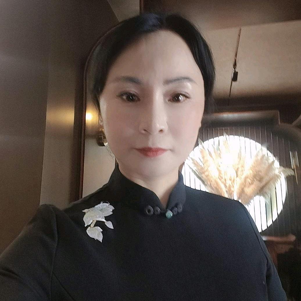 德尔福遗爱湖酒店唐文静