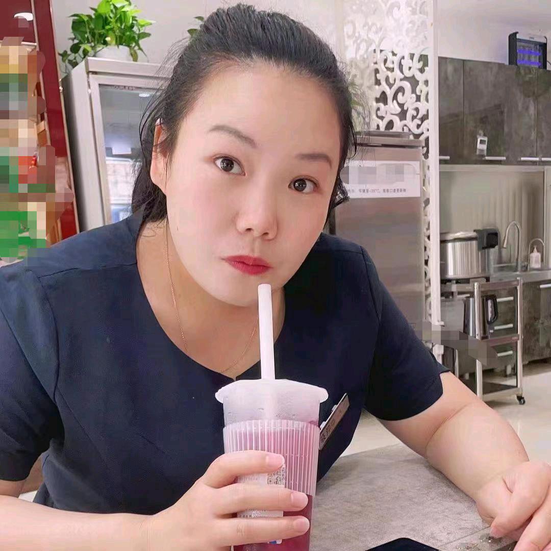 小凌（中午12点10分开播）
