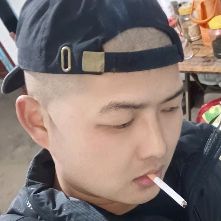 阿龙