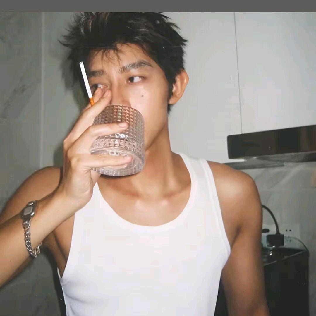 小南.