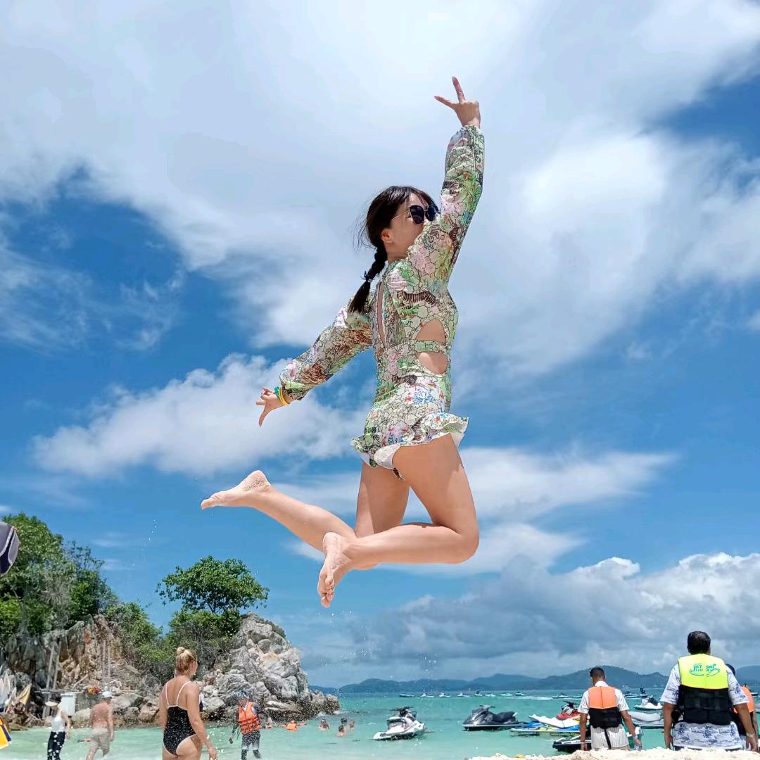 小姨子居家涂抹水光