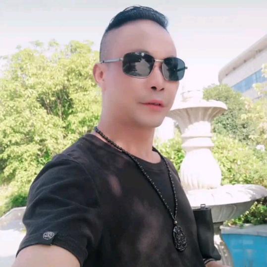 🐉龙🔥哥👈