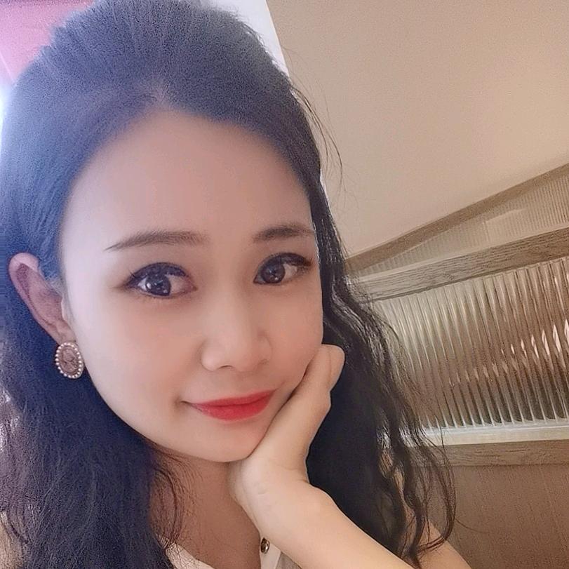 爱吃爱玩的红宝