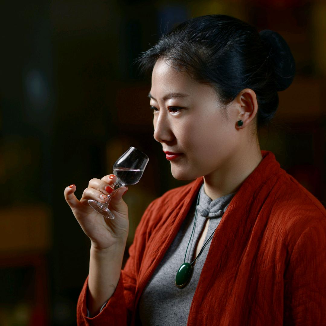 朝英品酒