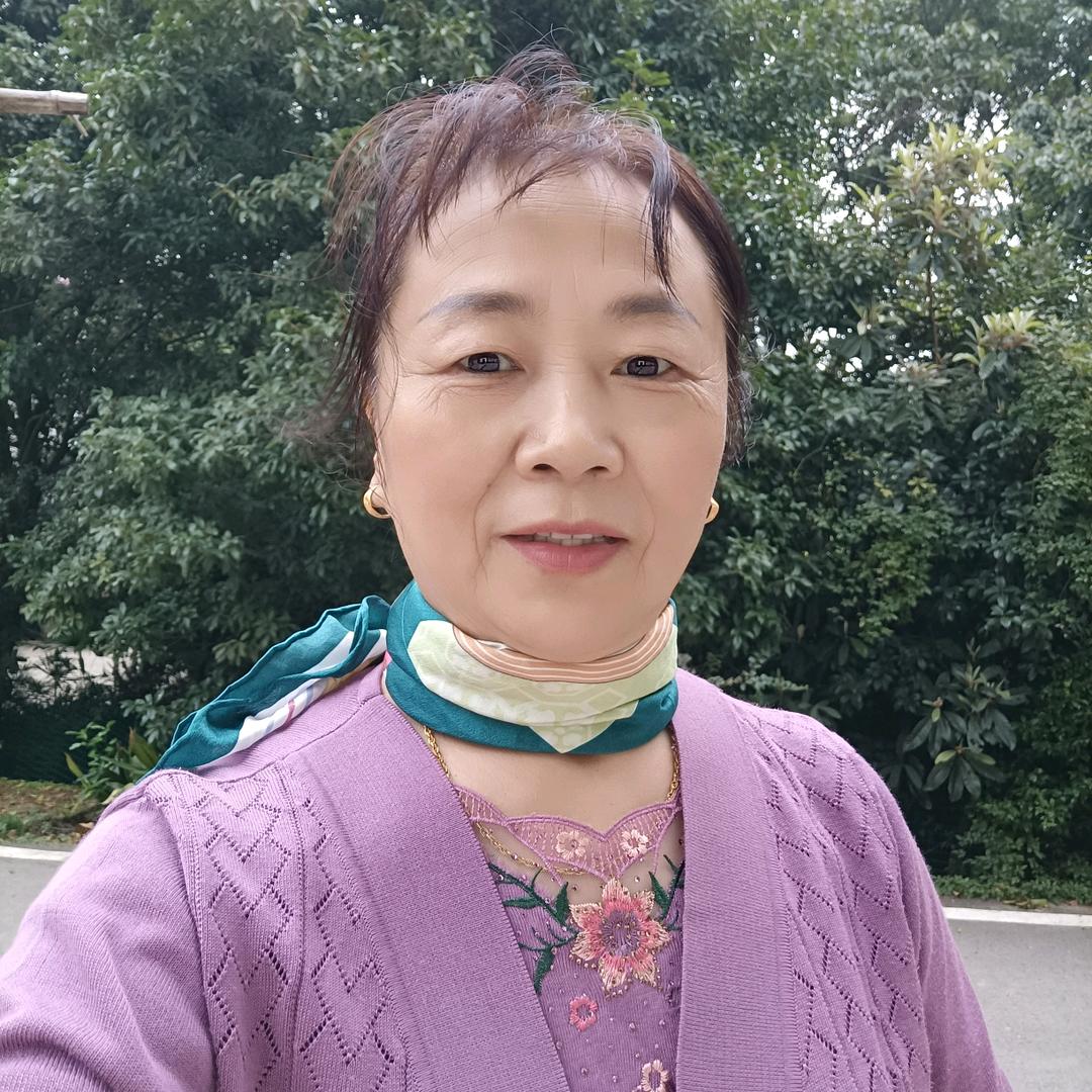 放牛坪杜鹃花边上